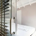 Beachside House In By Lisbeyond * Матозиньюш