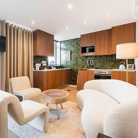 Beachside House In Matosinhos (Porto)