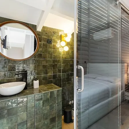 Beachside House In By Lisbeyond Matosinhos