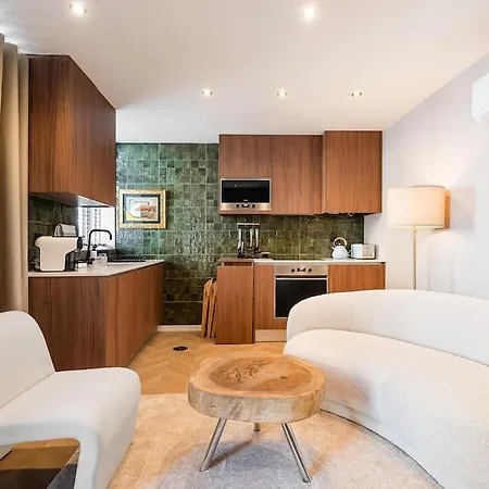 Nyaraló Beachside House In By Lisbeyond *