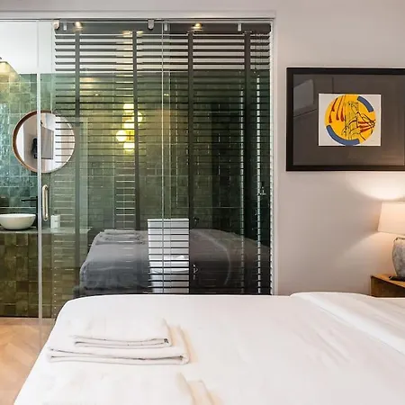 Beachside House In Matosinhos Holiday home *