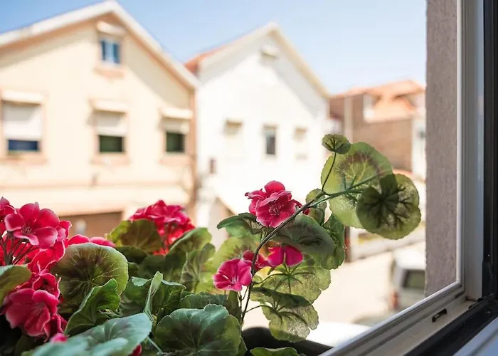 Feriehus Beachside House In By Lisbeyond