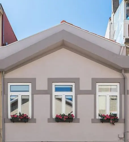 Beachside House In By Lisbeyond * Matosinhos (Porto)