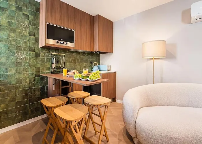 Beachside House In By Lisbeyond Feriehus