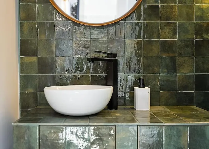 Beachside House In By Lisbeyond Feriehus